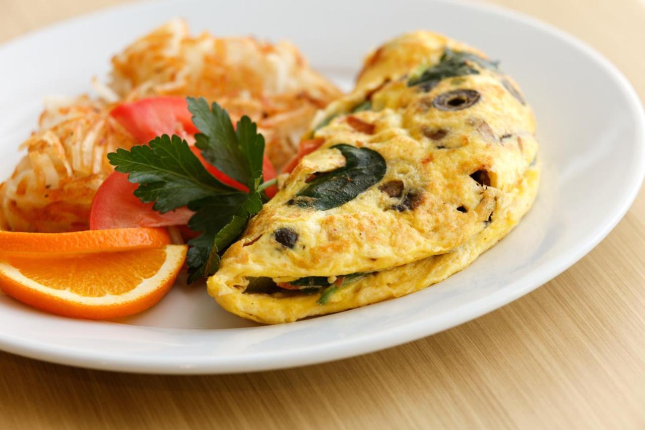 Holiday Inn & Suites Makati By Ihg Makati City Екстериор снимка An omelette