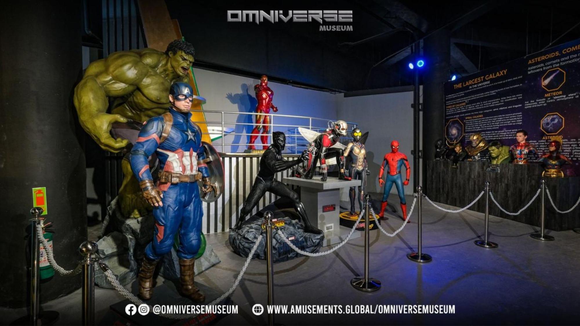 Holiday Inn & Suites Makati By Ihg Makati City Екстериор снимка Marvel Super Heroes