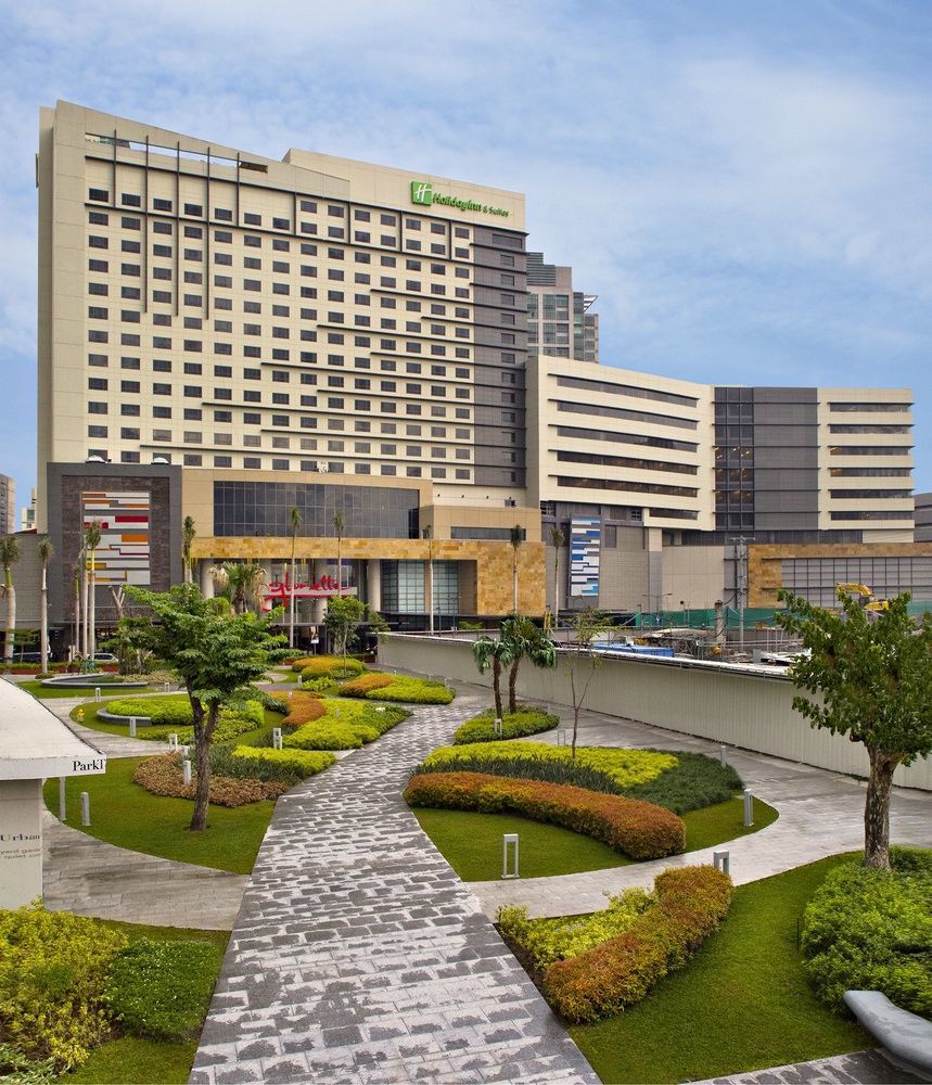 Holiday Inn & Suites Makati By Ihg Makati City Екстериор снимка Holiday Inn Manila